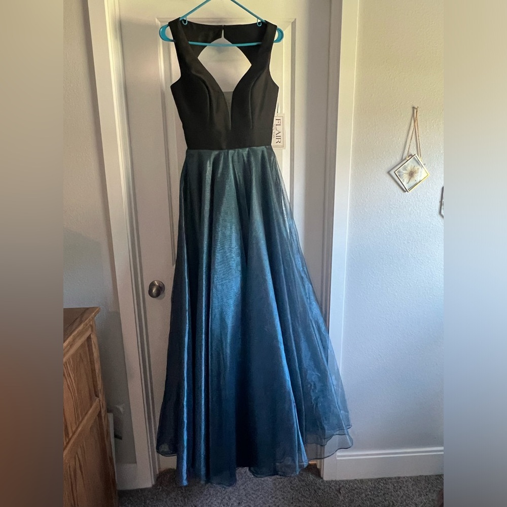 Size 6 formal a-line dress. Brand new never worn!